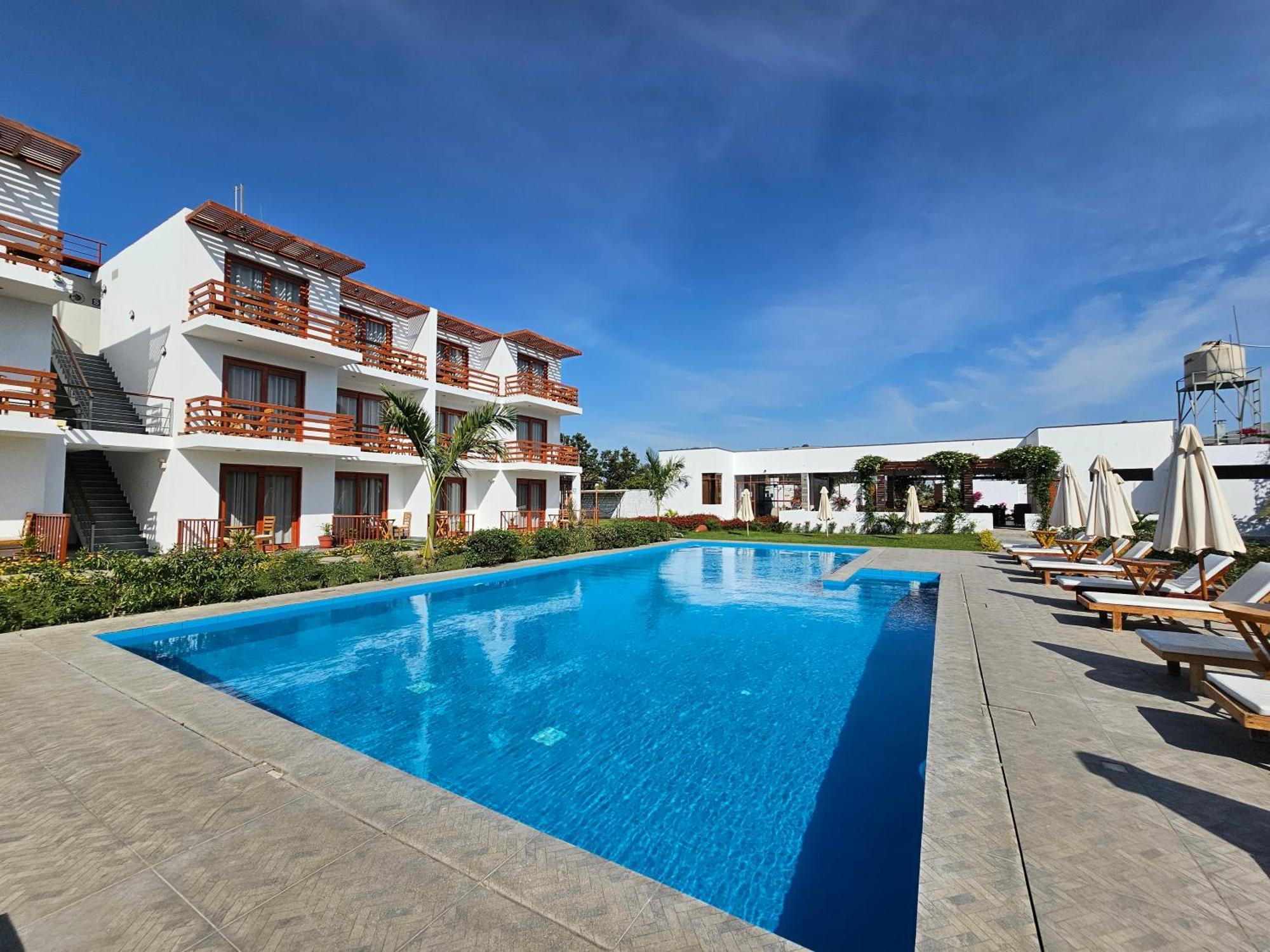Hotel La Colina Cerro Prieto Exterior photo